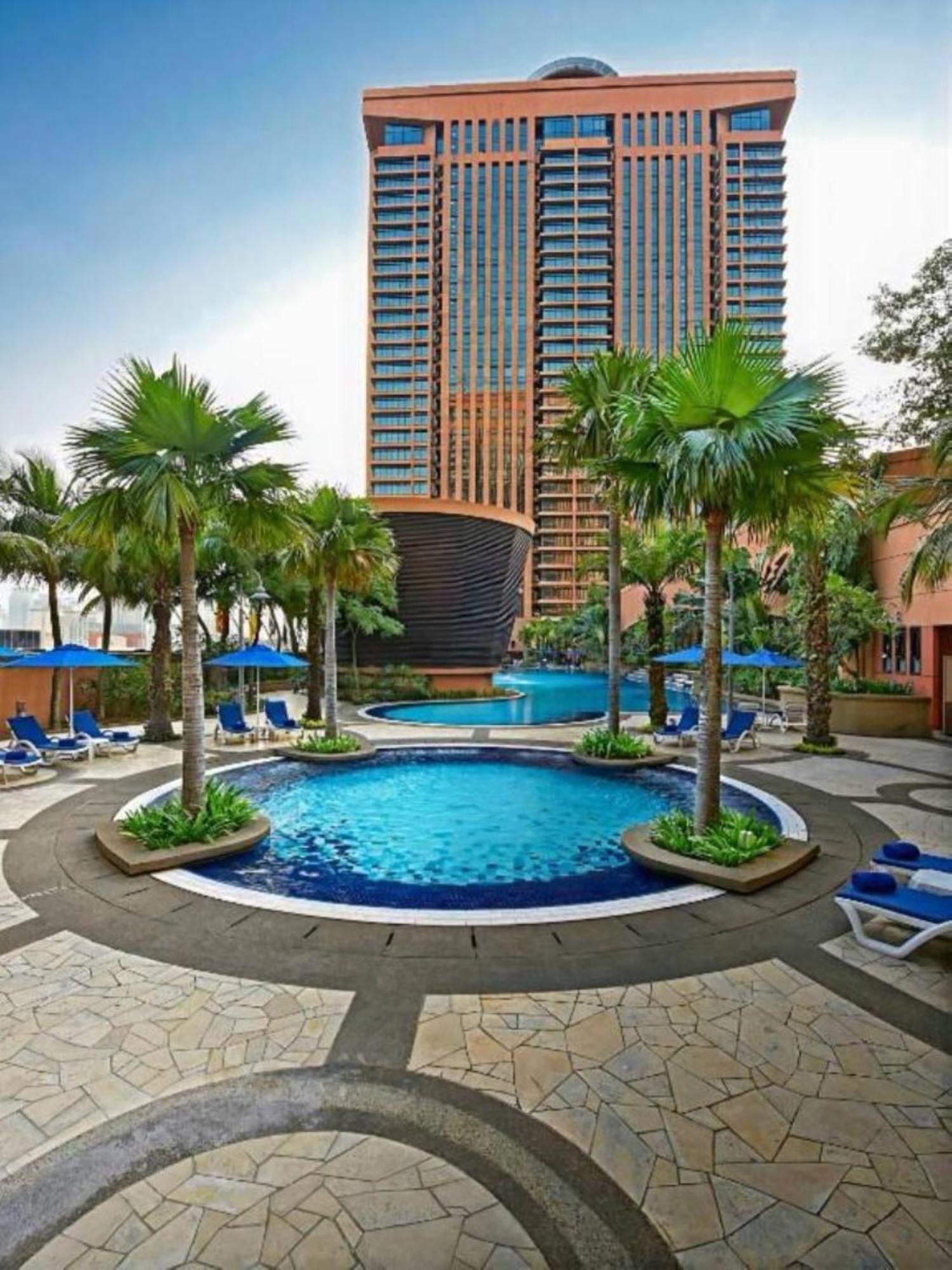 Hundred Hundred At Berjaya Times Square Malaysia Apartemen
