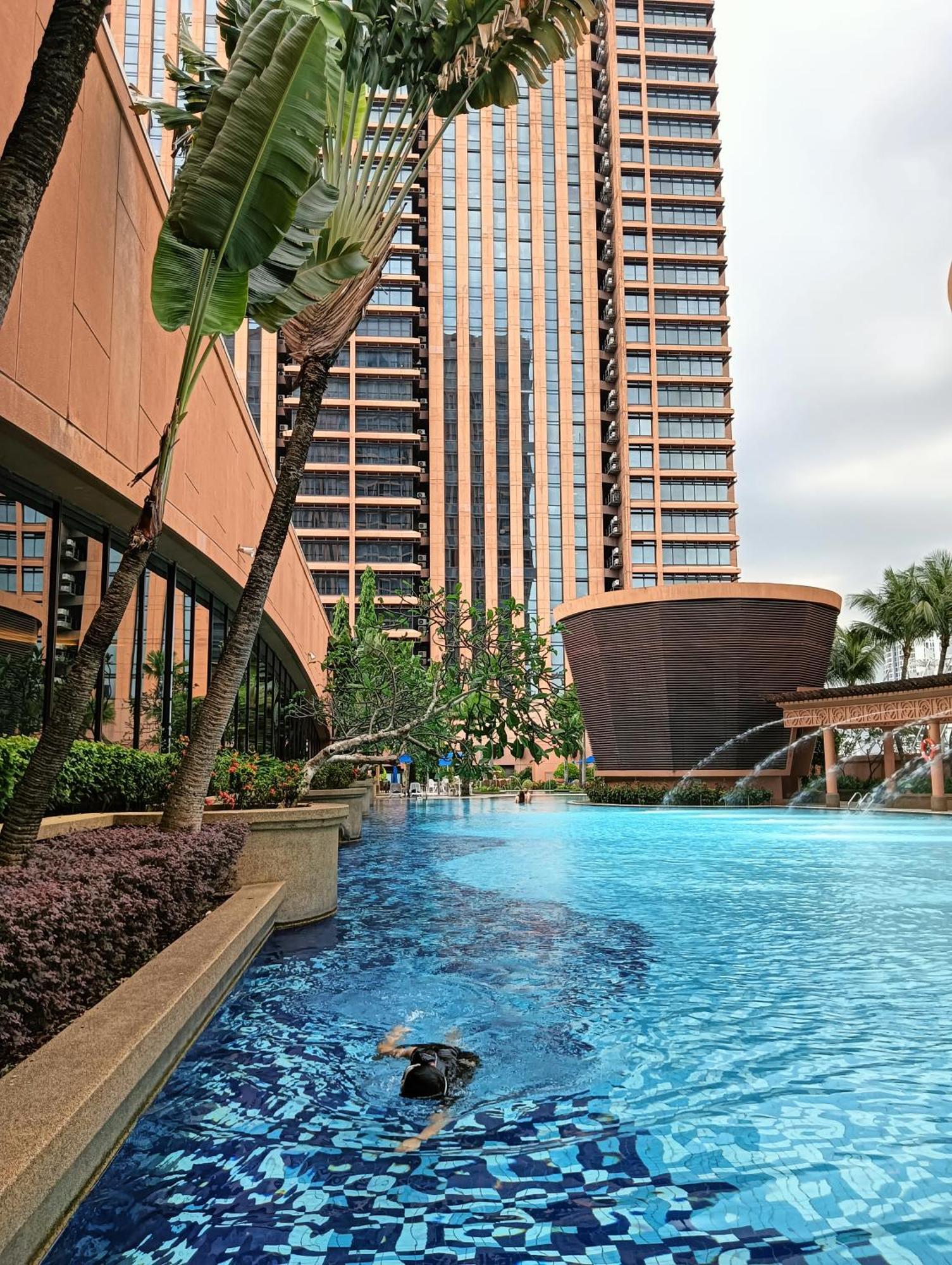 Hundred Hundred At Berjaya Times Square Malaysia Apartemen