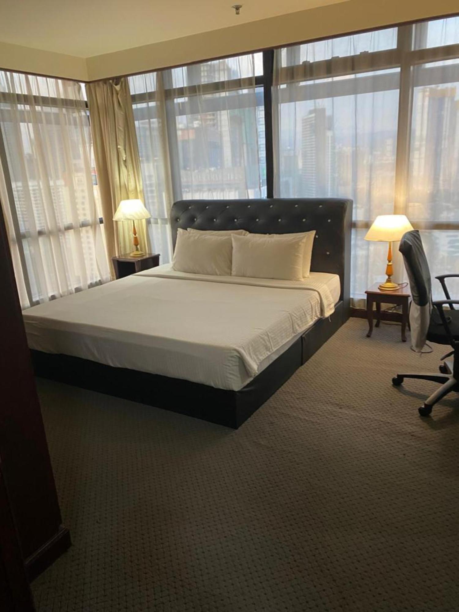 Hundred Hundred At Berjaya Times Square Malaysia Apartemen