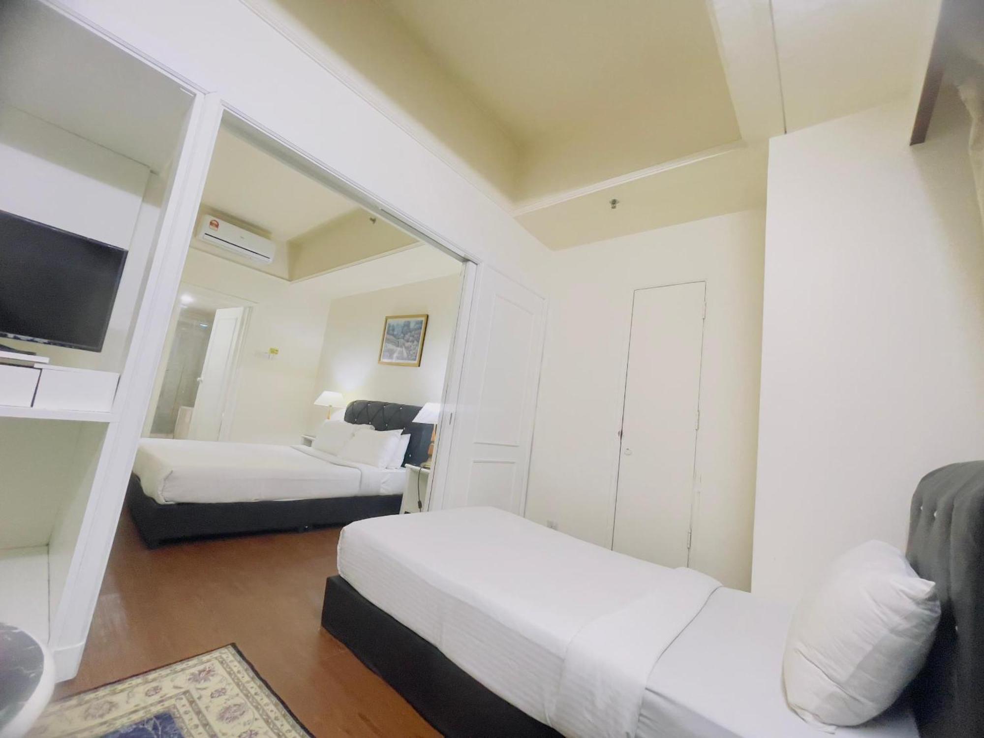 Hundred Hundred At Berjaya Times Square Malaysia Apartemen *
